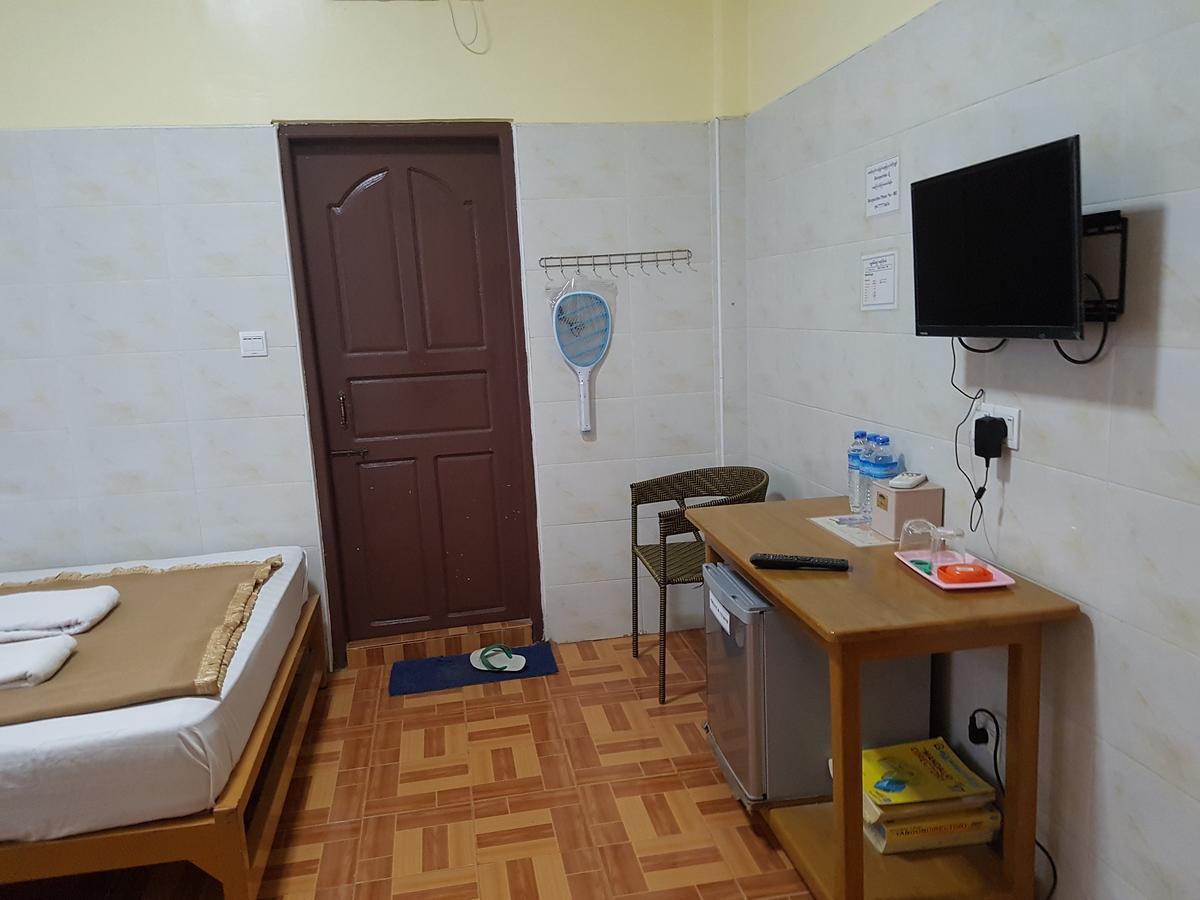 Shwe Eain Si Guest House - Burmese Only Mergui Exterior foto
