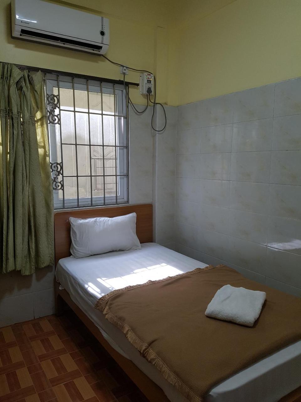 Shwe Eain Si Guest House - Burmese Only Mergui Exterior foto